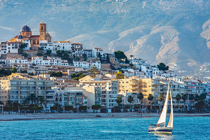 Sporturi nautice, Portul și promenada Altea